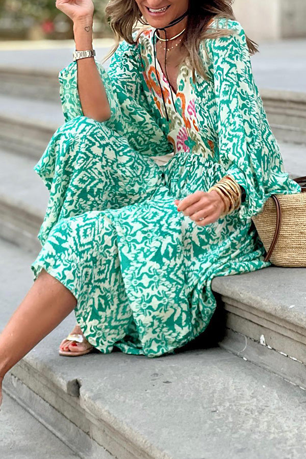 MW | Ledell Grünes Maxikleid mit V-Ausschnitt und Totem-Print