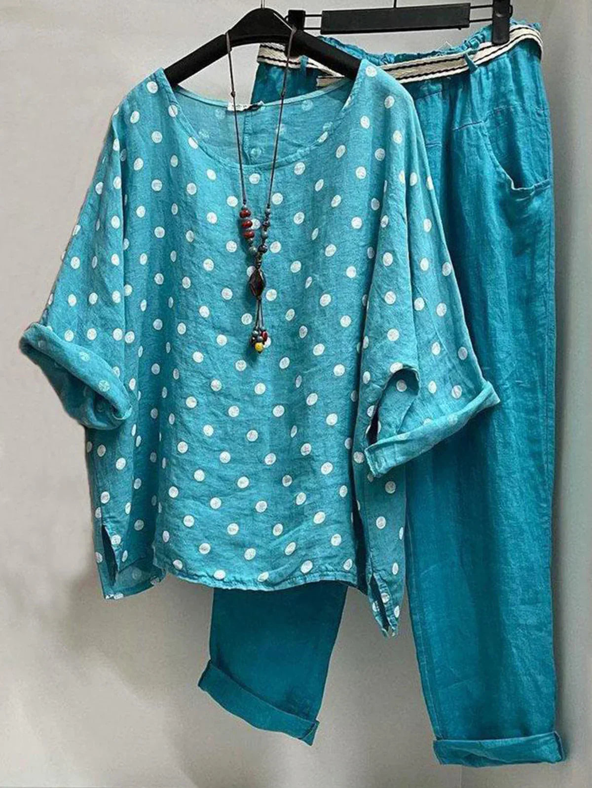 MW | Lässige Bluse mit gepunktetem Rundhalsausschnitt und Hose mit Taschen im 2er-Pack
