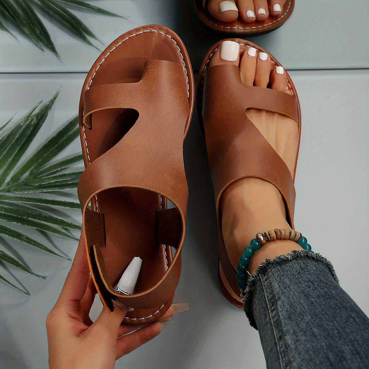 MW | Sandalen mit offener Spitze und Ausschnitten