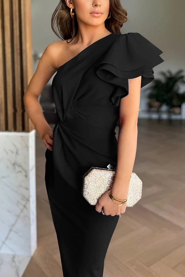 MW | Saona Ein-Schulter-Kleid mit gestuften Rüschenärmeln und asymmetrischem Schlitz Maxikleid