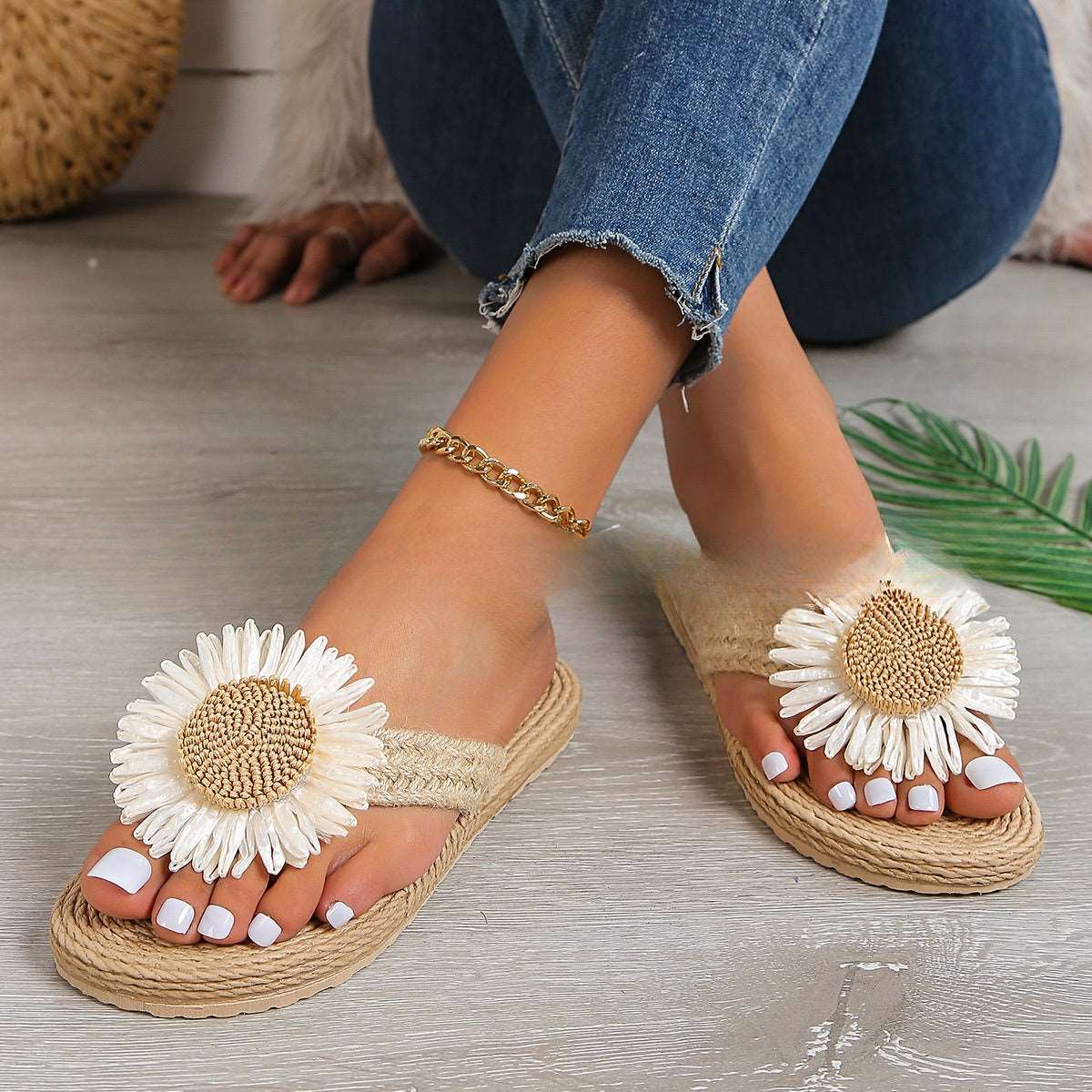 MW | Frauen flache lässige böhmische Sandalen mit Blume