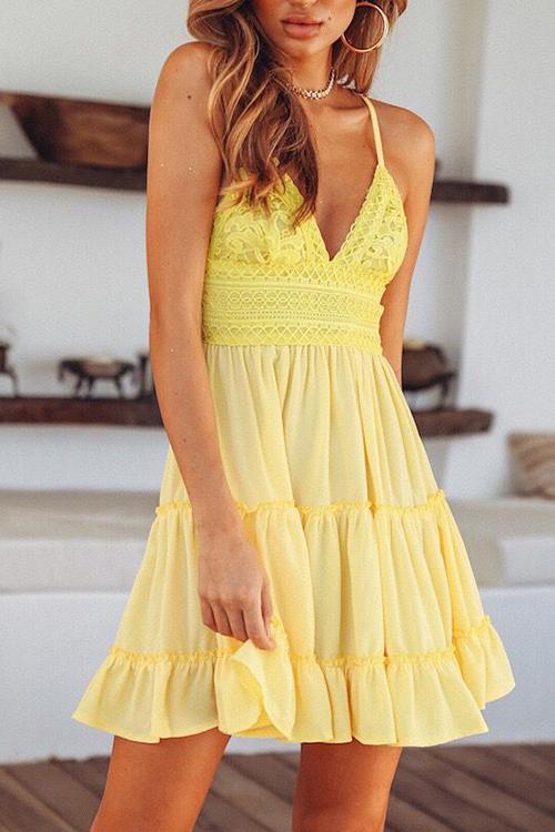 MW | Minikleid mit Häkel- und Rüschenmuster