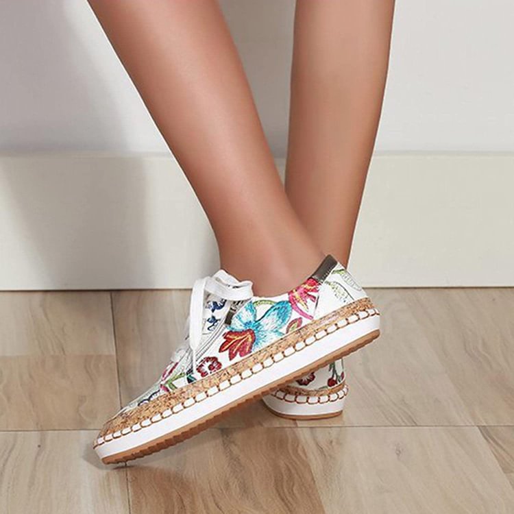 MW | Einfache Turnschuhe mit Blumen