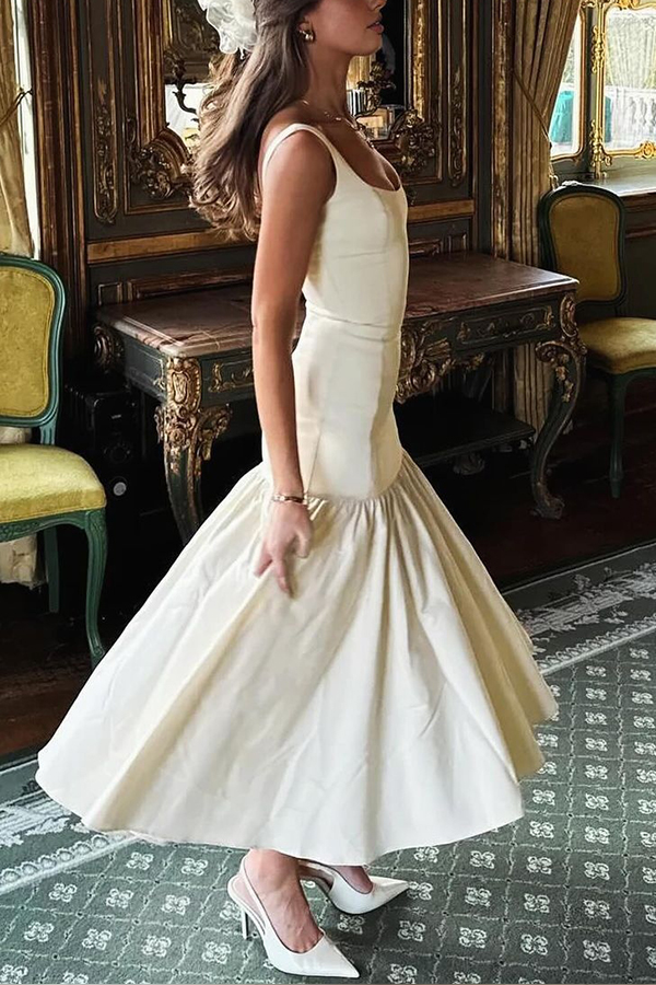MW | Anmutige Silhouette Quadratischer Ausschnitt Breiter Riemen Tropfen Taille Midi Kleid