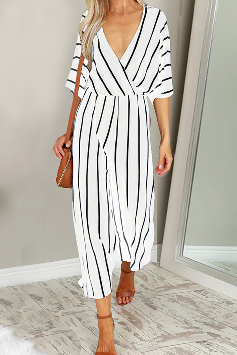 MW | Gestreifter Jumpsuit mit V-Ausschnitt und weitem Bein