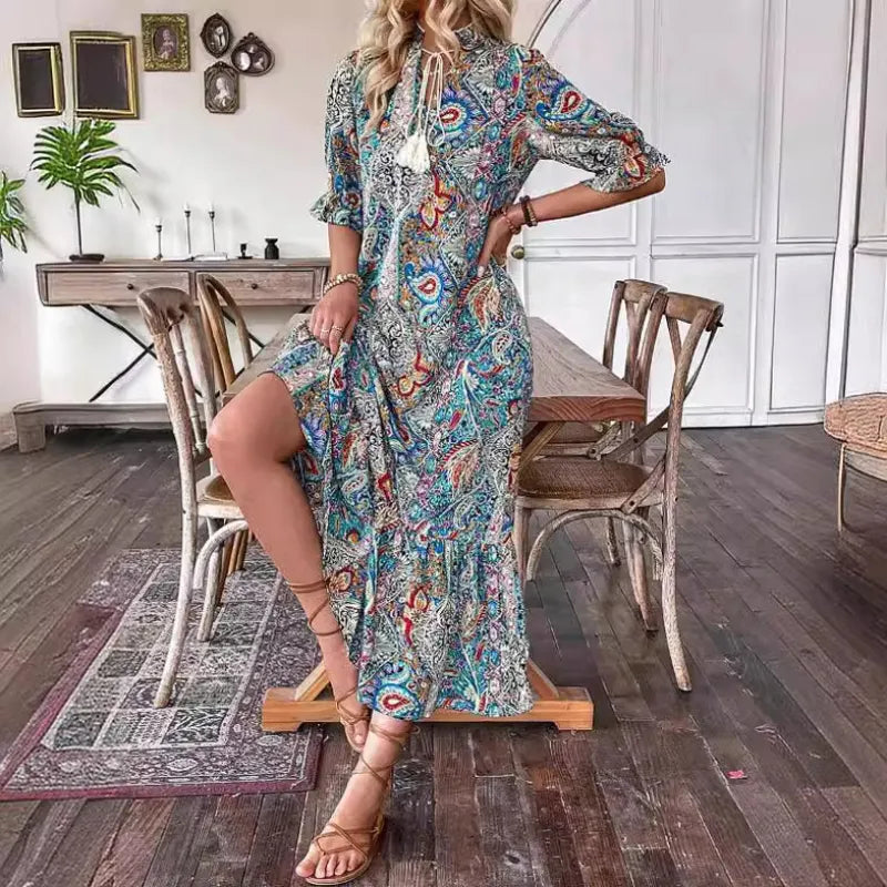 MW | Besonderes Minikleid mit kurzen Ärmeln und Paisleymuster