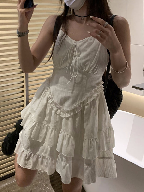 MW | Weißes gestuftes Rüschen-Minikleid