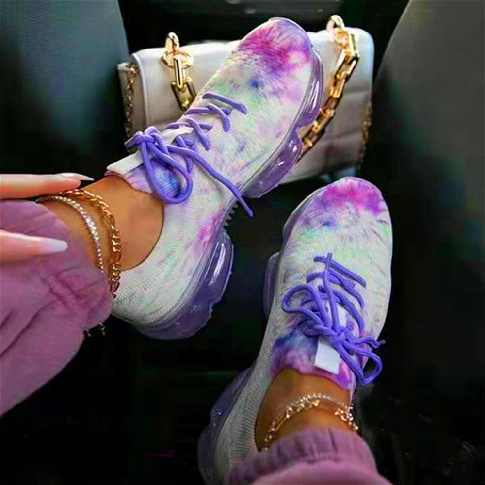 MW | Lässige Sneakers mit transparenter Sohle und Schnürung