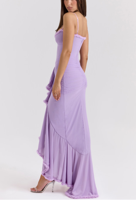 MW | Langes Abendkleid mit schmalen Trägern und asymmetrischem Rock für einen eleganten Auftritt