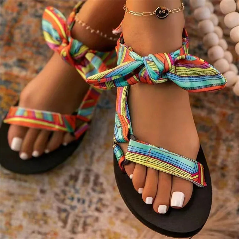 MW | | Flache Sommersandalen mit Leopardenmuster