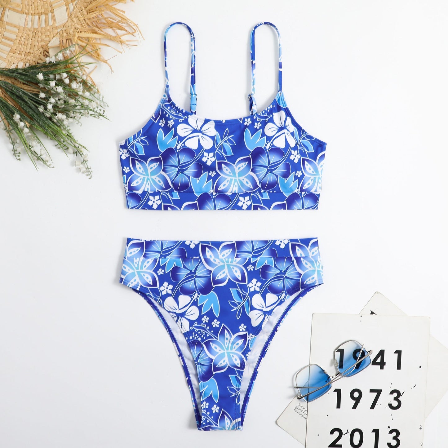 MW | Bikini mit tropischen Blumen