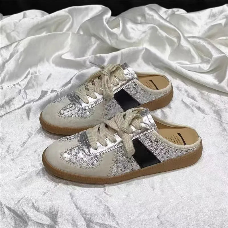 Modische und stützende orthopädische Sandalen