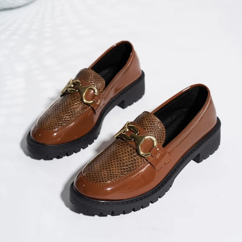 Bequeme und modische orthopädische Schuhe