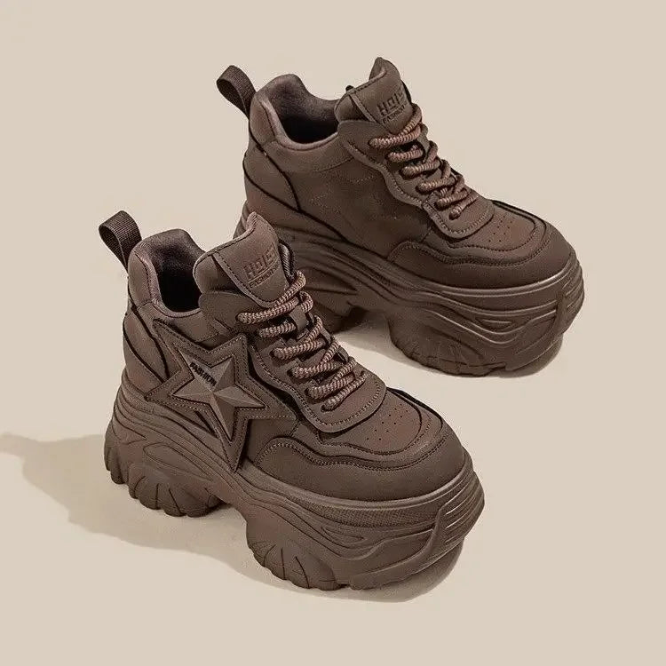 Elegante und stützende orthopädische Turnschuhe