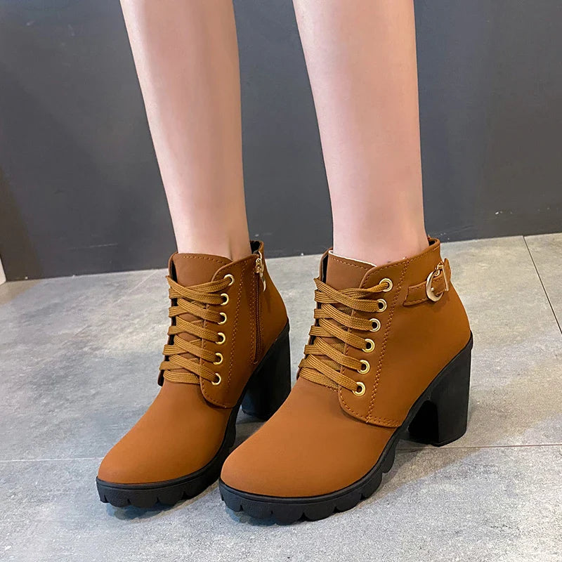 Elegante und stützende orthopädische Stiefel