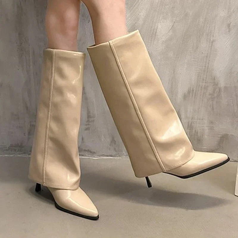 Stützende und stilvolle orthopädische Stiefel