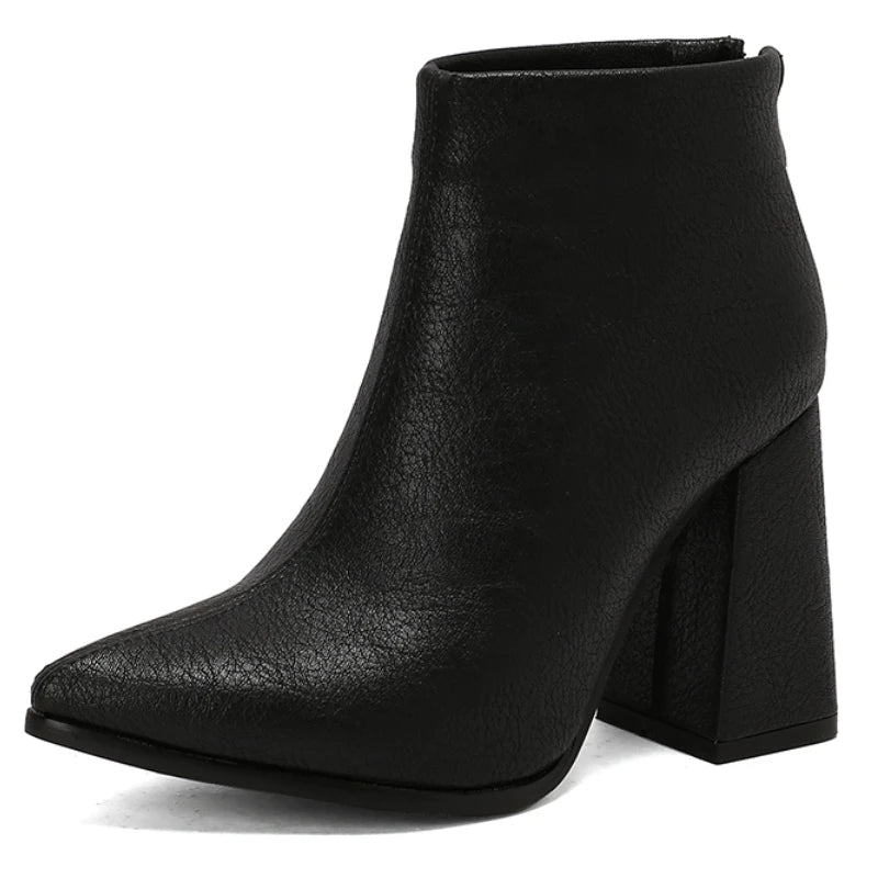 Elegante und stützende orthopädische Absätze