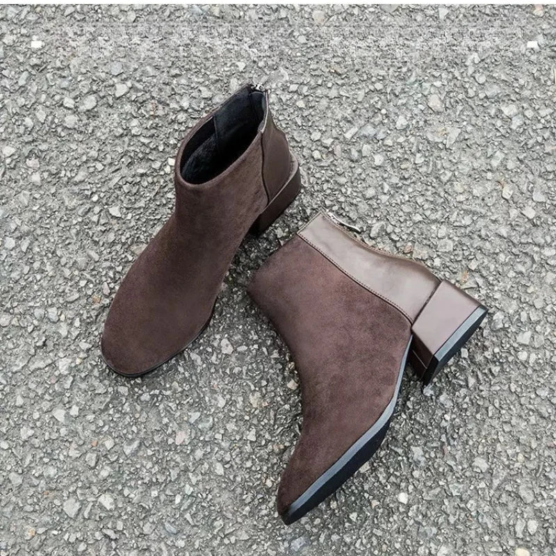 Bequeme und modische orthopädische Stiefel
