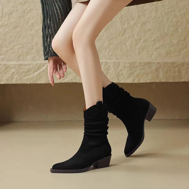 Stützende und trendige orthopädische Stiefel