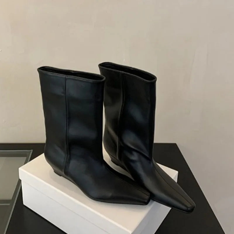 Modische und stützende orthopädische Stiefel