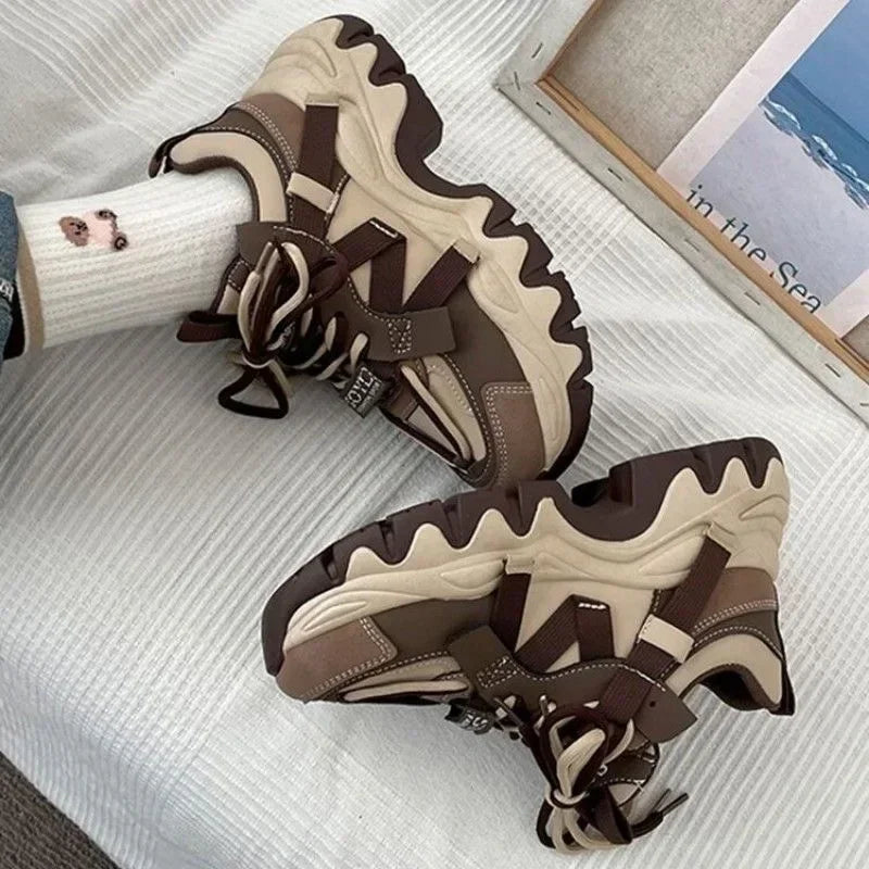 Bequeme und modische orthopädische Turnschuhe