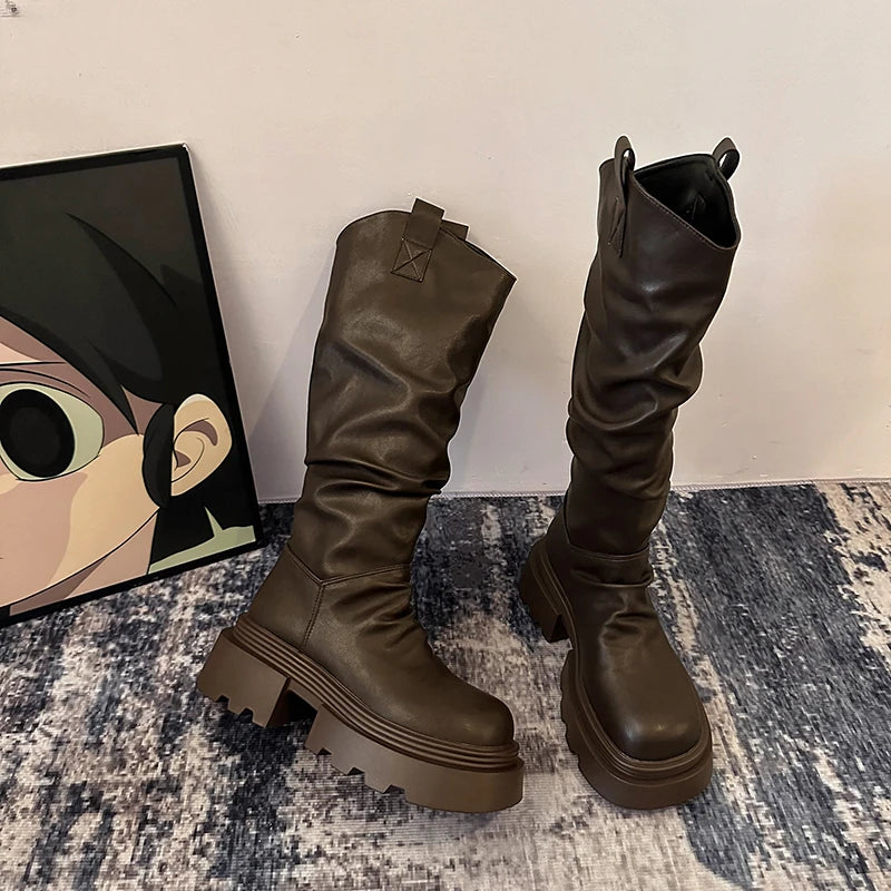 Stützende und stilvolle orthopädische Stiefel