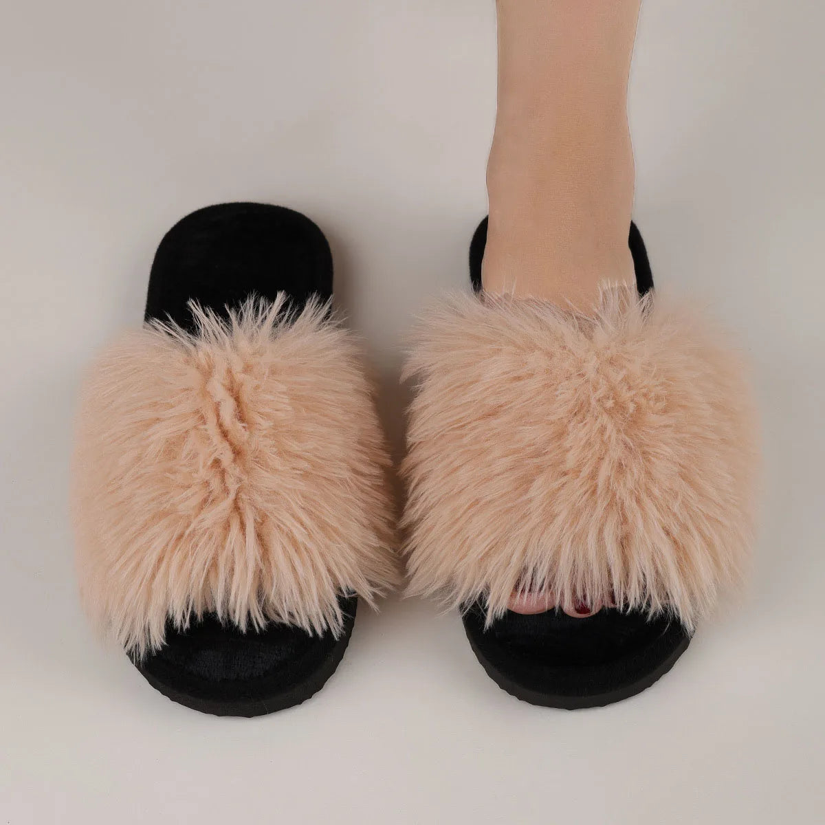 Bequeme und modische orthopädische Sandalen