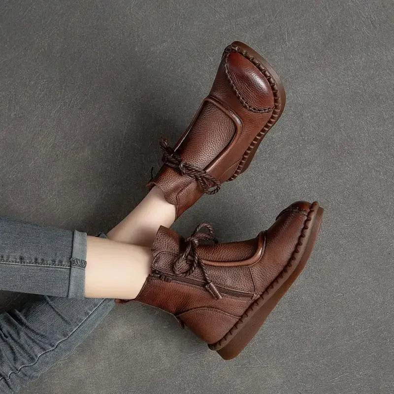 Elegante und stützende orthopädische Stiefel