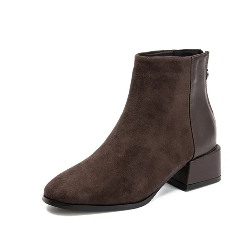 Bequeme und modische orthopädische Stiefel