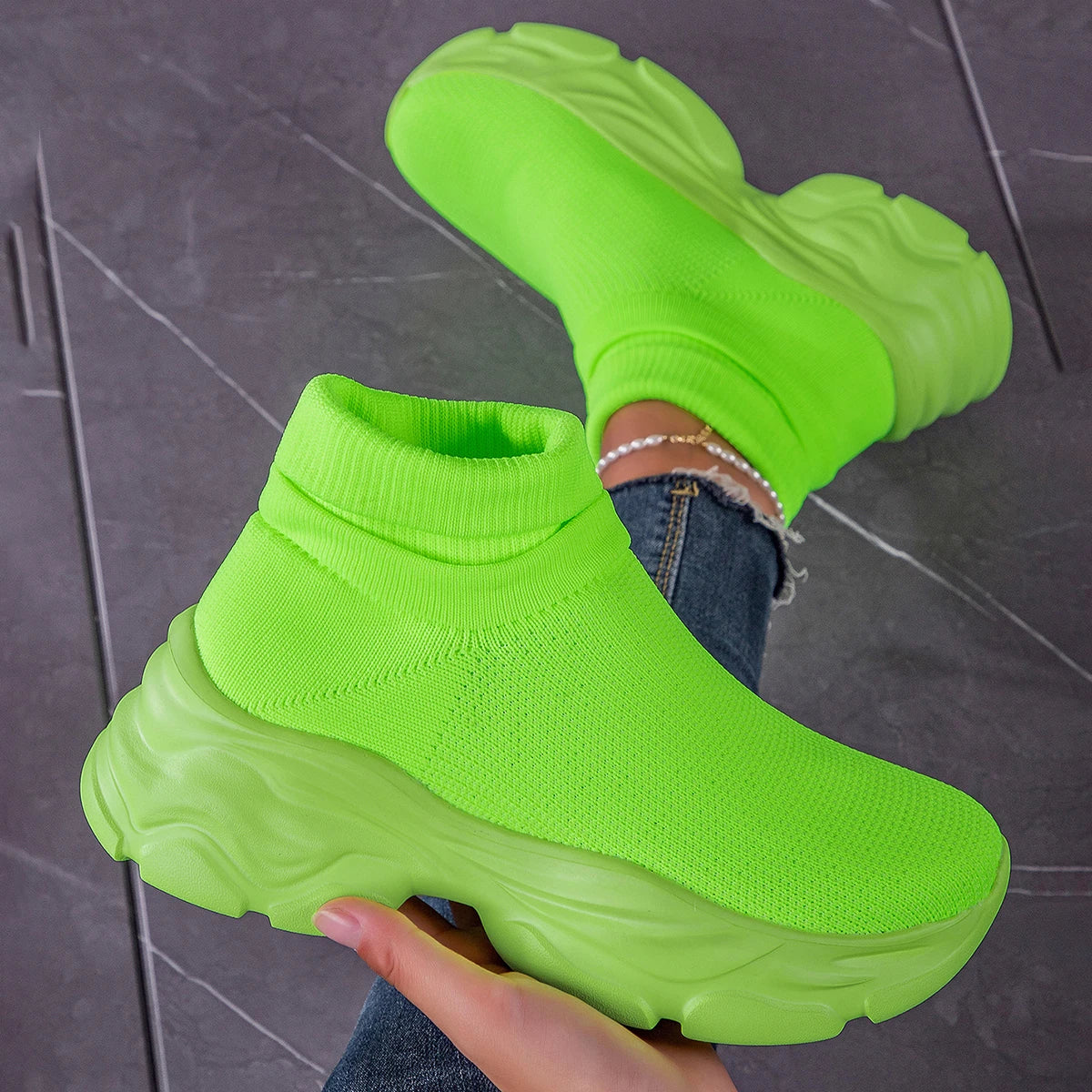 Maßgeschneiderte und bequeme orthopädische Turnschuhe