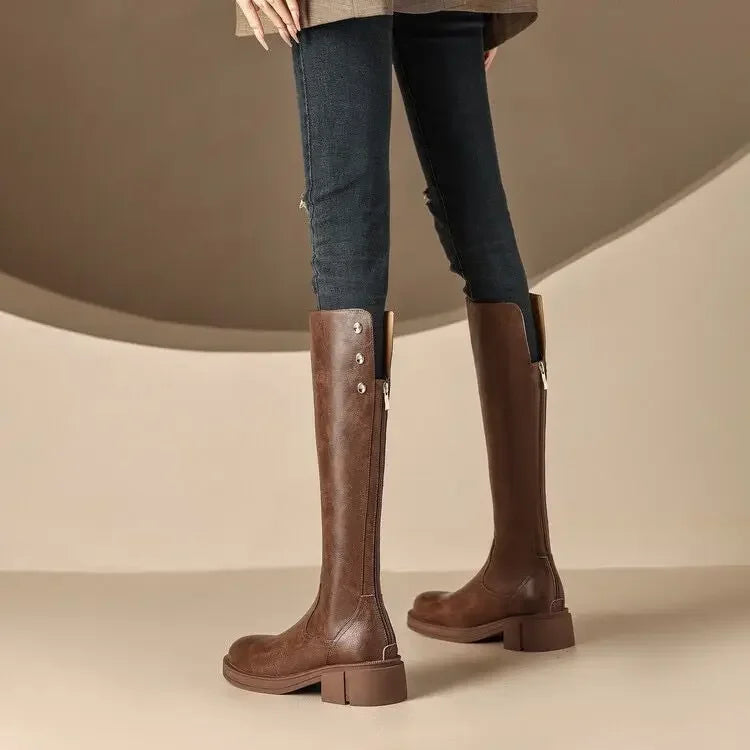 Stützende und stilvolle orthopädische Stiefel