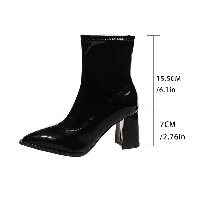 Lässige und stützende orthopädische Stiefel