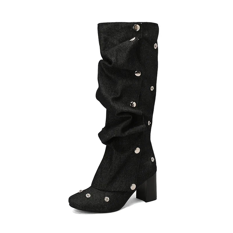 Bequeme und modische orthopädische Stiefel