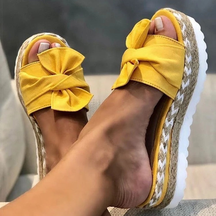 MW | | Trendige Sommersandalen mit Schleife