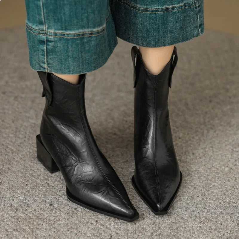 Bequeme und modische orthopädische Stiefel