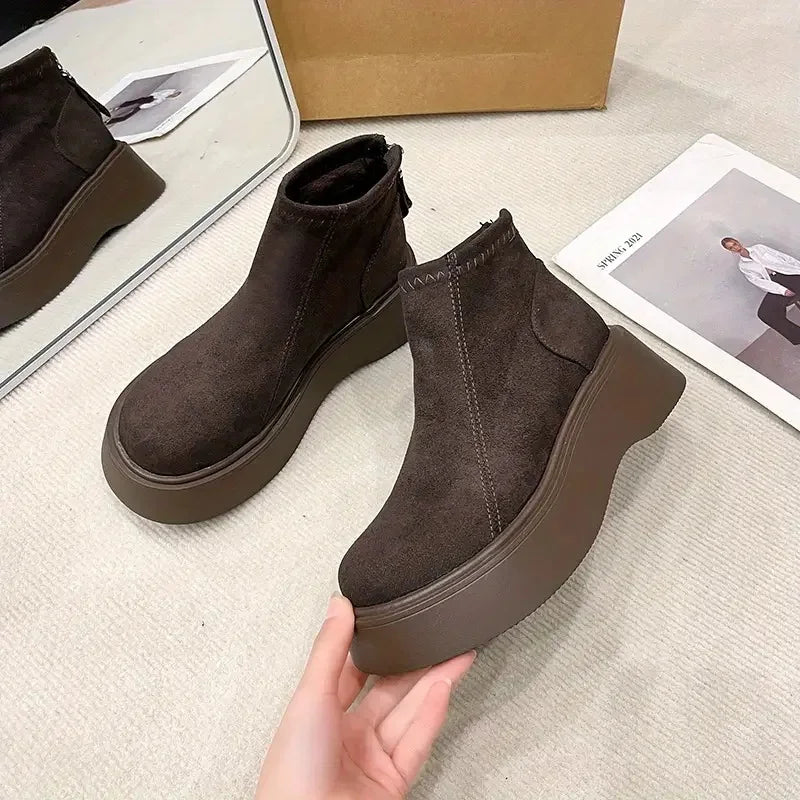 Bequeme und modische orthopädische Stiefel