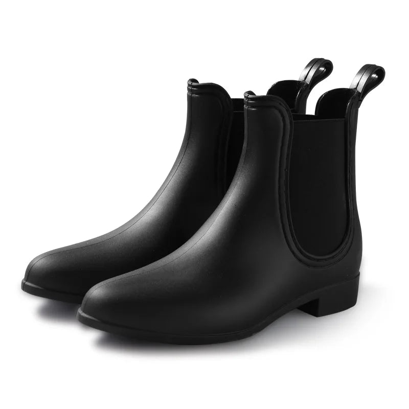 Elegante und stützende orthopädische Stiefel
