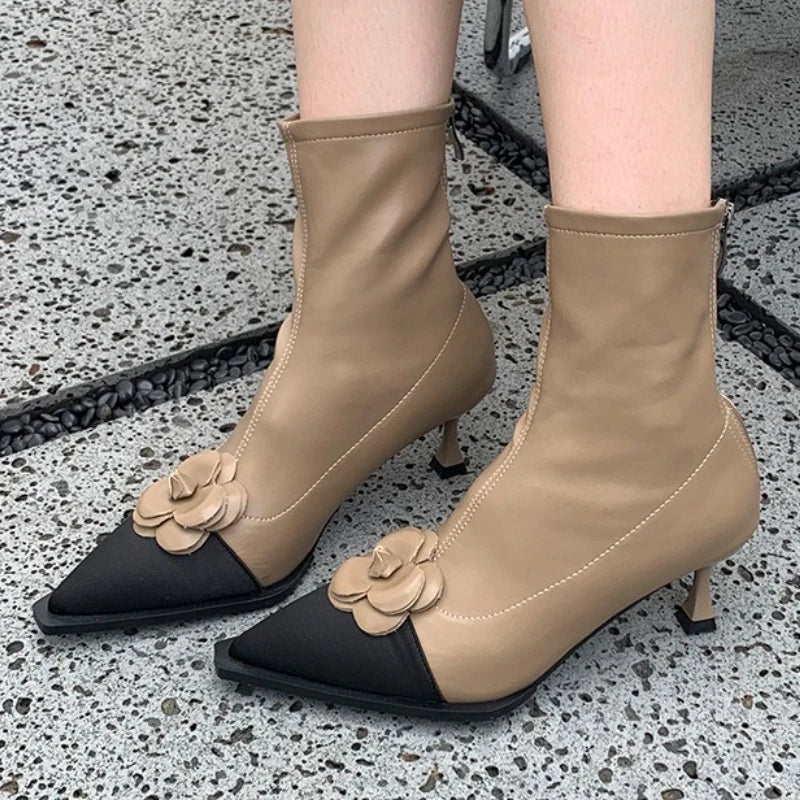 Lässige und stützende orthopädische Stiefel