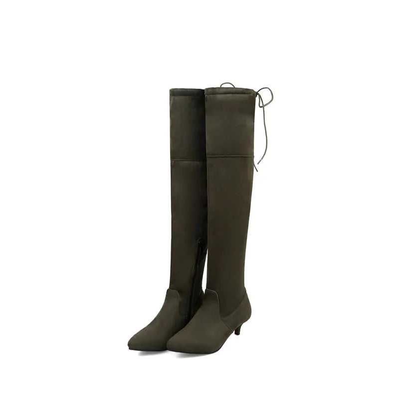 Elegante und stützende orthopädische Absätze