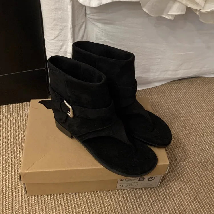 Lässige und stützende orthopädische Sandalen