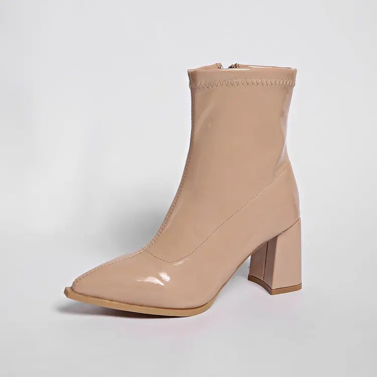 Lässige und stützende orthopädische Stiefel