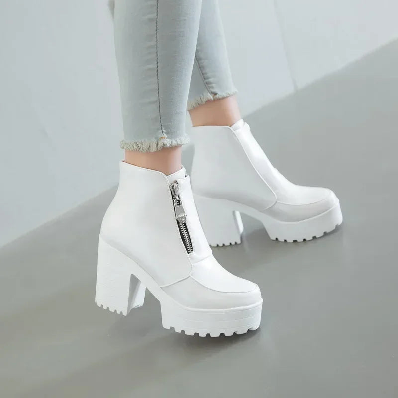Elegante und stützende orthopädische Absätze