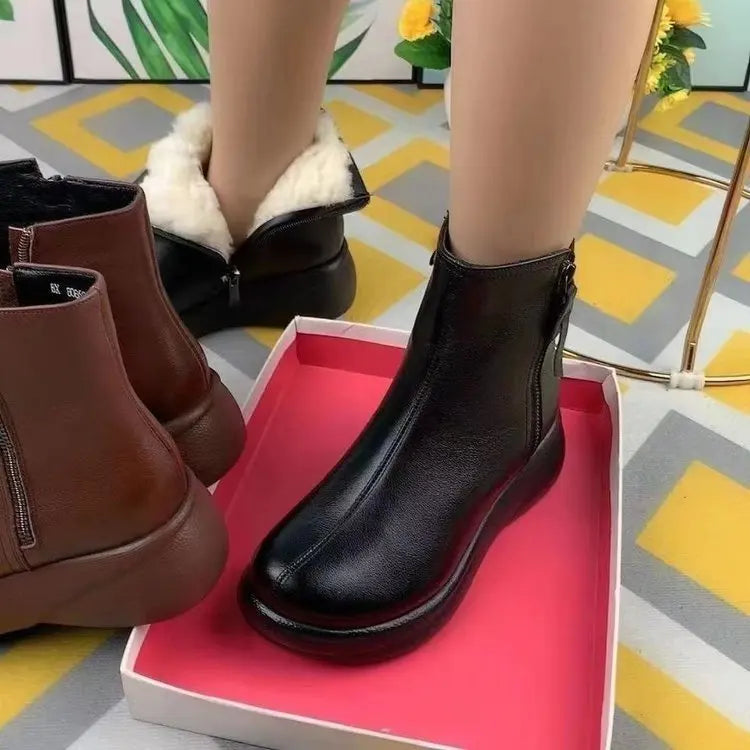 Modische und stützende orthopädische Stiefel