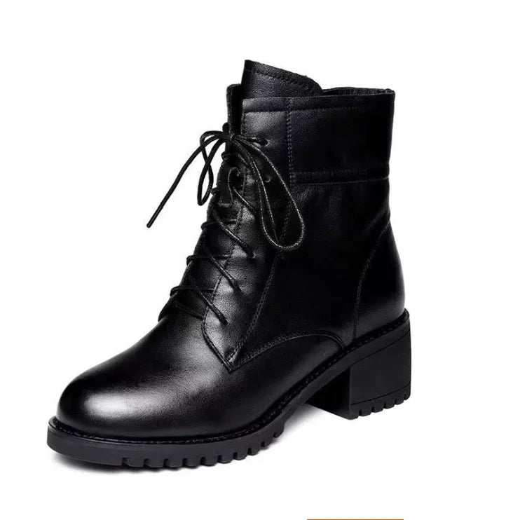 Lässige und stützende orthopädische Stiefel