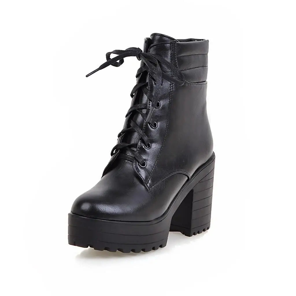 Bequeme und modische orthopädische Stiefel