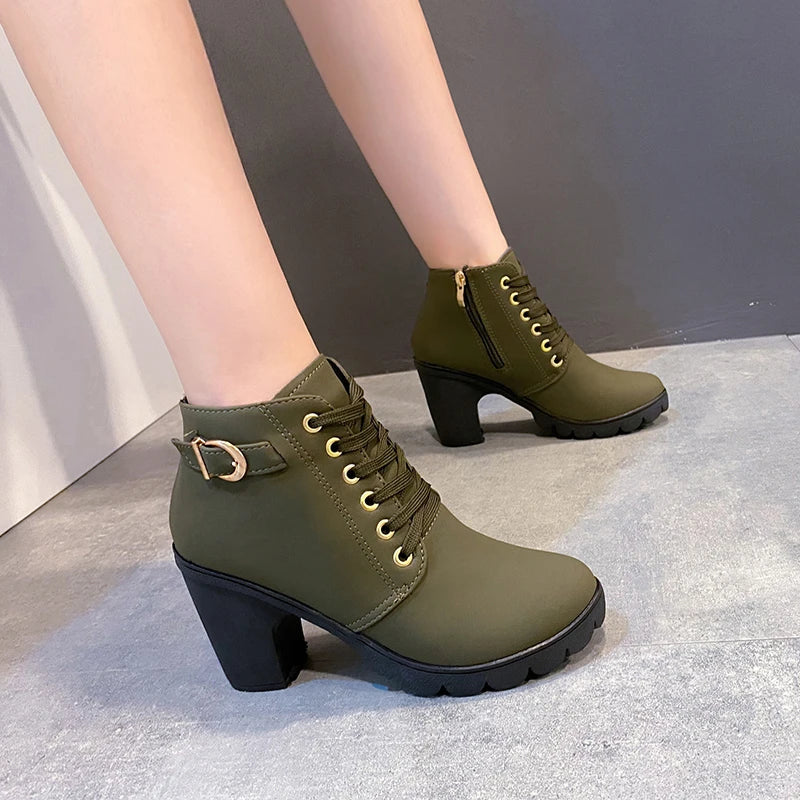 Elegante und stützende orthopädische Stiefel
