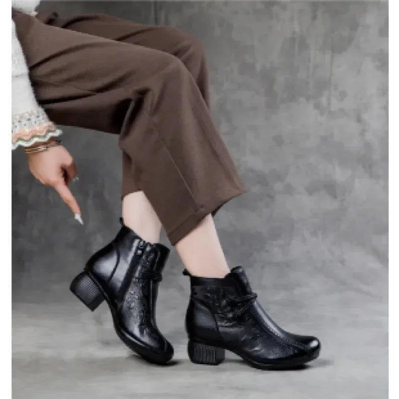 Elegante und stützende orthopädische Absätze
