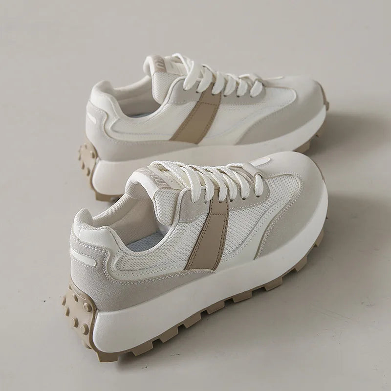 Modische und stützende orthopädische Turnschuhe