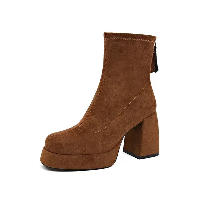 Elegante und stützende orthopädische Stiefel