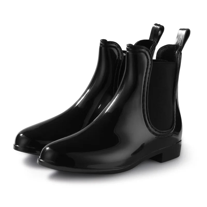 Elegante und stützende orthopädische Stiefel